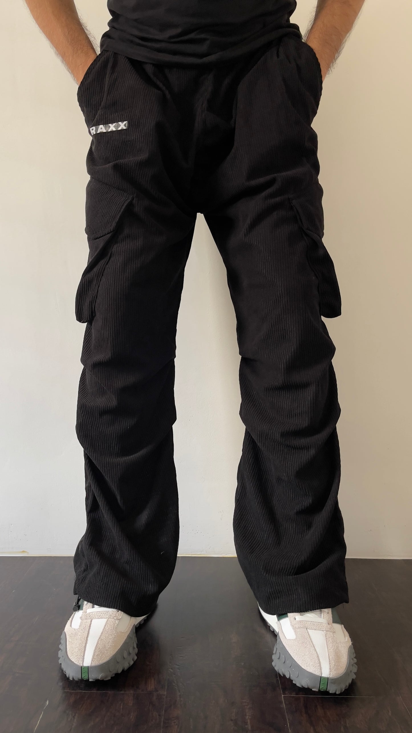 Baggy Corduroy Cargo Pants - Black