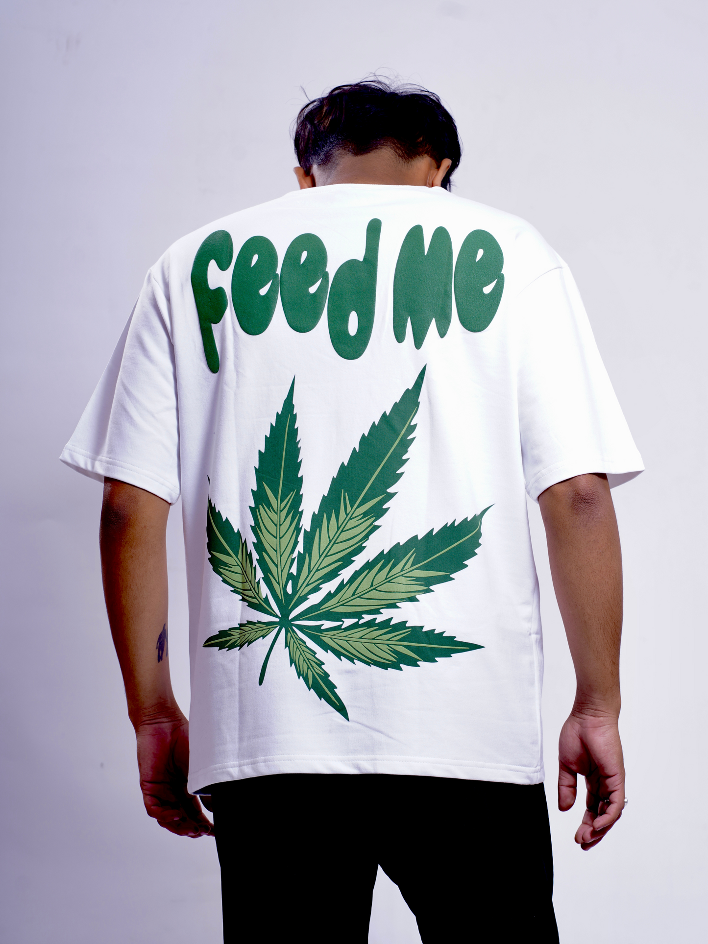 Feed me weed - Oversized Tshirt