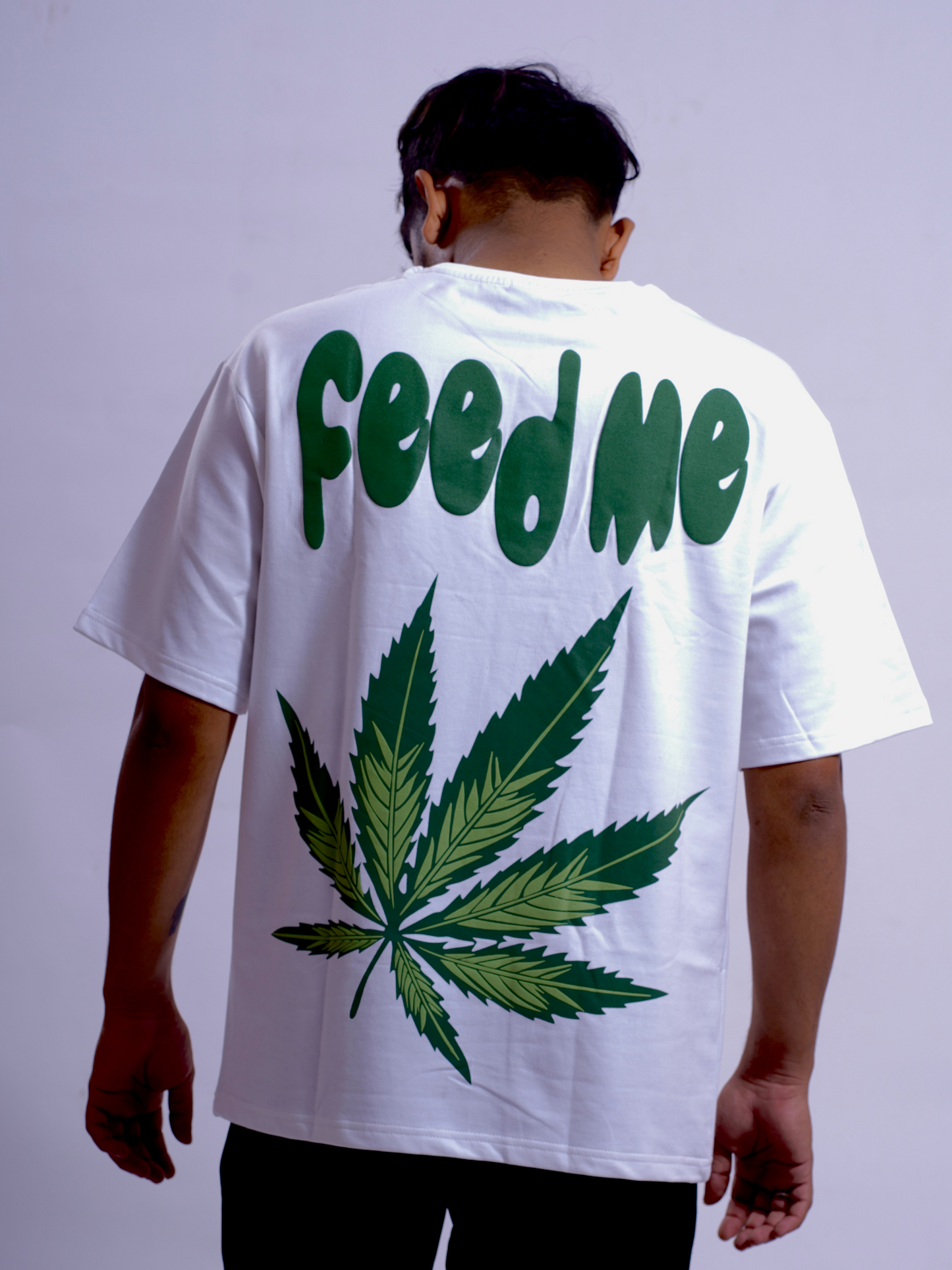 Feed me weed - Oversized Tshirt