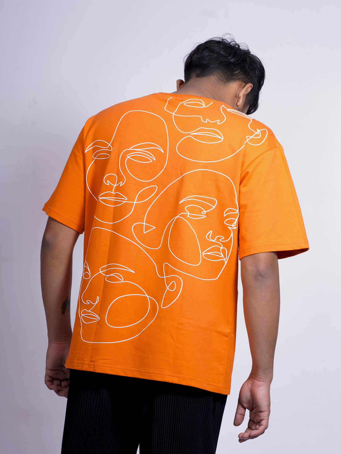 Four Faces - Oversized Tshirt